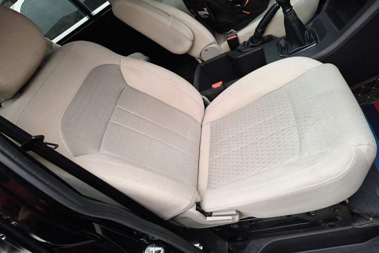 Used FORTHING Lingzhi 2023 M5L 1.6L Base Model 7 Seats
