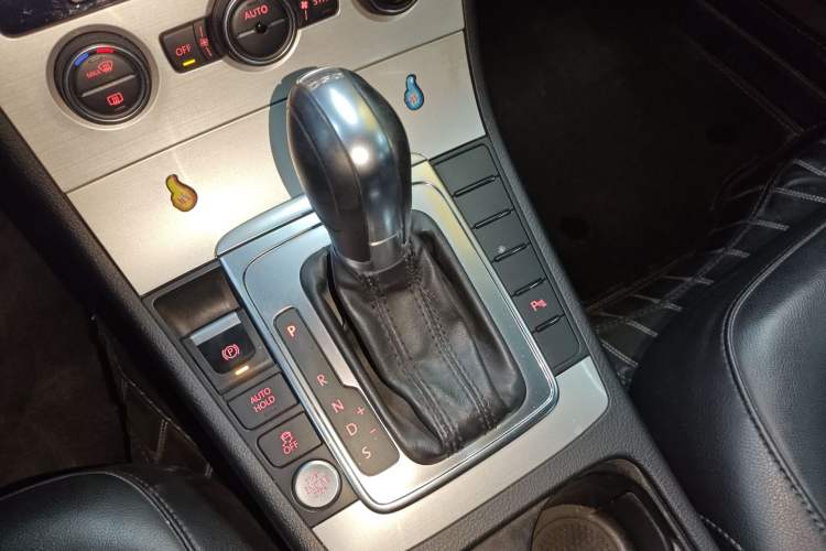 Used Volkswagen Magotan 2016 1.8TSI Luxury Comfort Model
