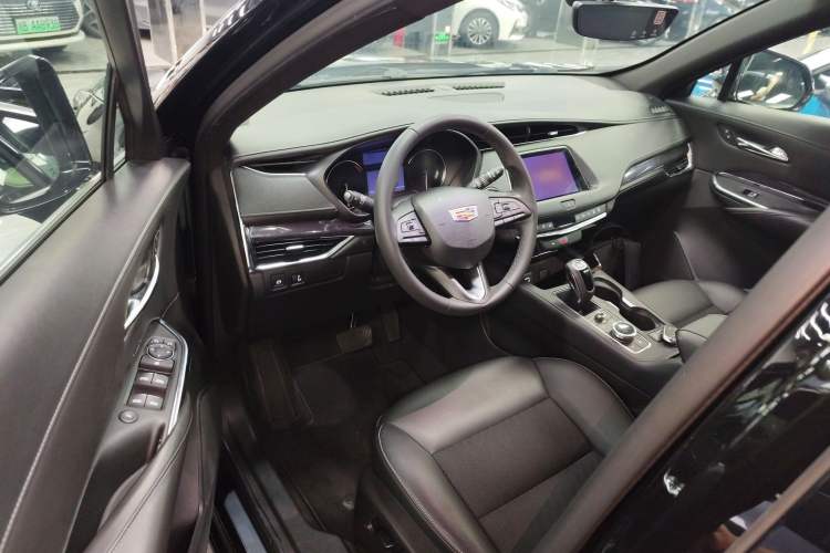 Used Cadillac XT4 2018 28T Two-Wheel Drive Tech Version