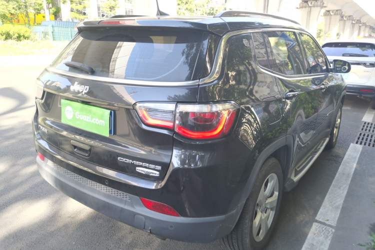 Used  Compass 2017 200T Automatic Family Edition
