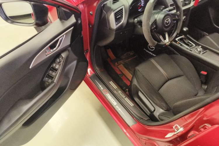 Used Mazda Mazda 3 Axela 2017 Sedan 1.5L Automatic Luxury Model Emission Standard China V
