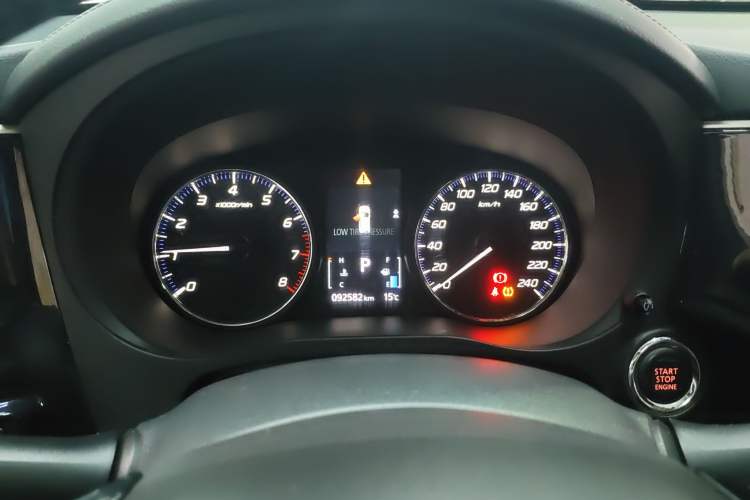 Used Mitsubishi Outlander 2019 2.0L Two-Wheel Drive Comfort Edition 5 Seats China VI Standard
