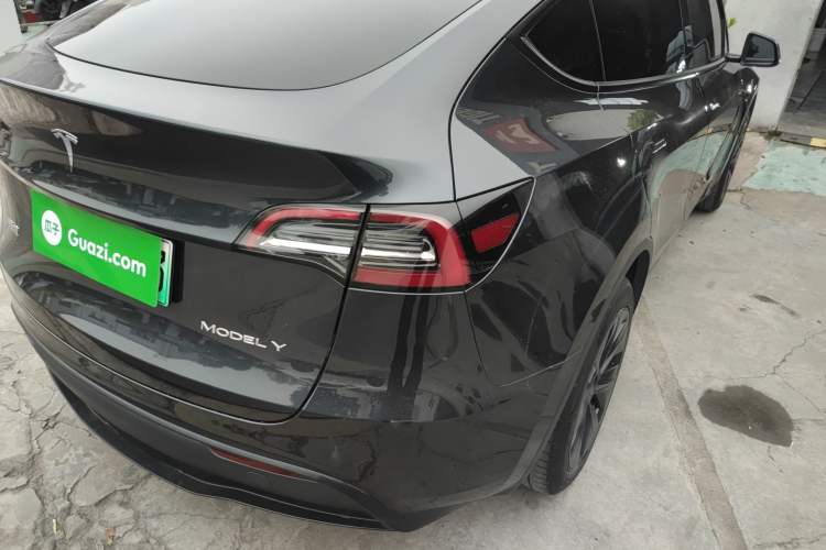 Used Tesla Model Y 2024 Long-Range All-Wheel-Drive Version
