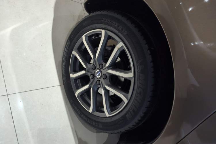 Used Volvo XC60 2017 T5 AWD Smart Upgrade Edition
