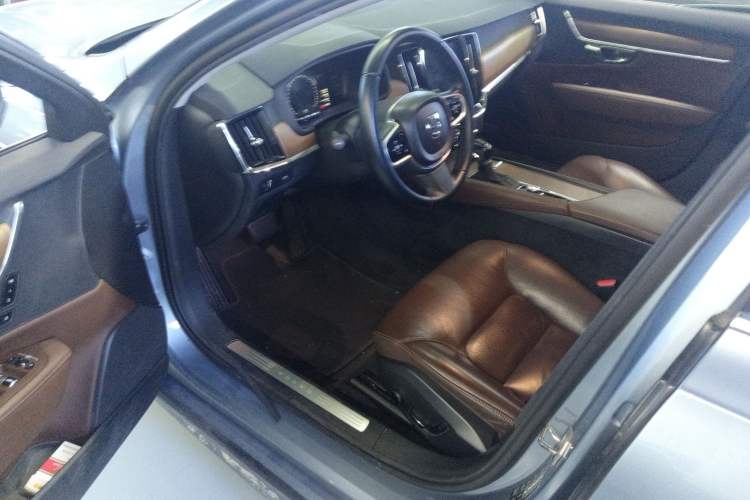 Used Volvo S90 2019 T5 Zhiyi Edition
