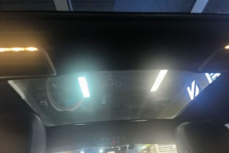 Used Mercedes-Benz E-Class New Energy 2023 E 350 e L Plug-in Hybrid Sports Sedan
