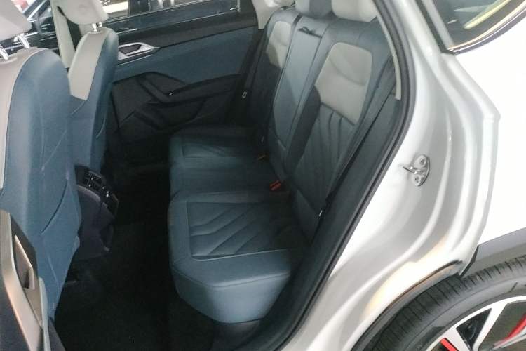 Used Volkswagen Tharu 2024 300TSI Two-Wheel-Drive Moon Luxury Edition