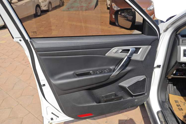 Used Geely Auto Emgrand X7 Sport 2018 1.8TD Automatic Two-Wheel Drive Smart Connect 4G Internet Edition