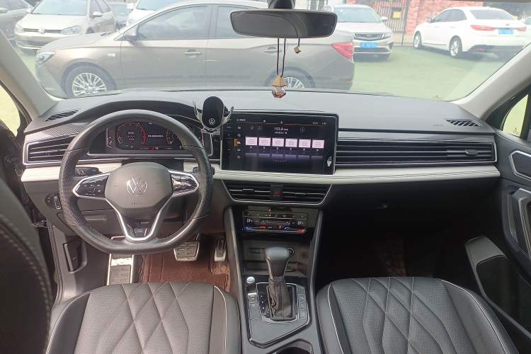 Used Volkswagen Tiguan L 2022 330TSI Automatic Two-Wheel Drive R-Line Enhanced Edition
