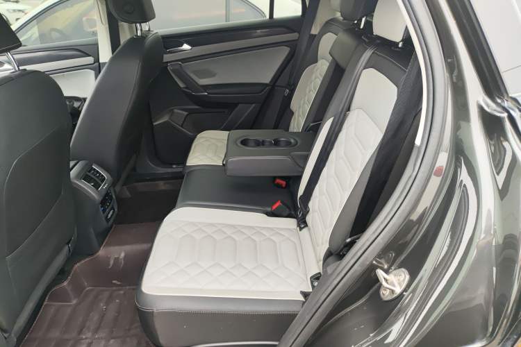 Used Volkswagen Tayron 2024 300TSI Two-Wheel-Drive Luxury Plus Advanced Version
