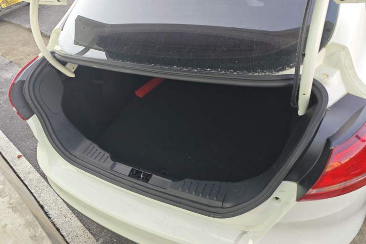 Used Ford Focus 2018 Sedan Classic 1.6L Automatic Trendy SmartDrive Edition