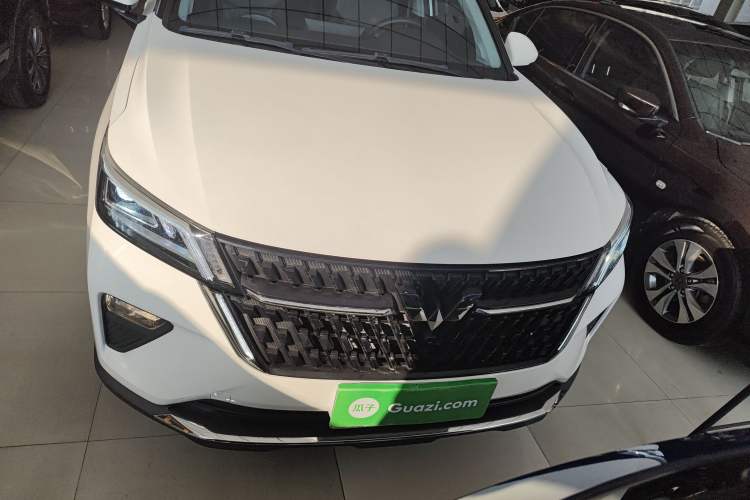 Used Wuling Asta 2022 2.0L DHT Electric-Speed Version
