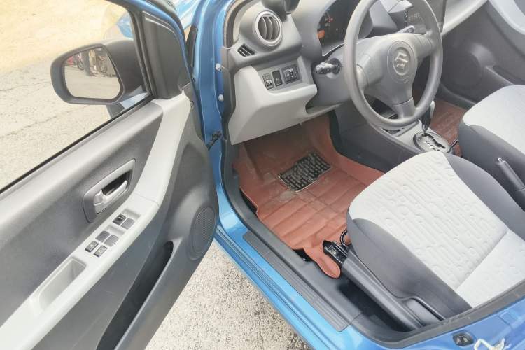 Used Suzuki Alto 2013 1.0L Automatic Luxury Model
