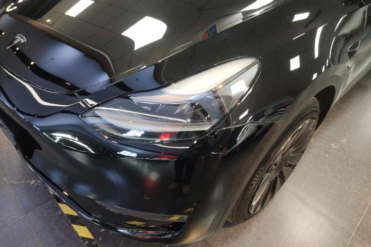 Used Tesla Model Y 2022 Long-Range All-Wheel-Drive Version
