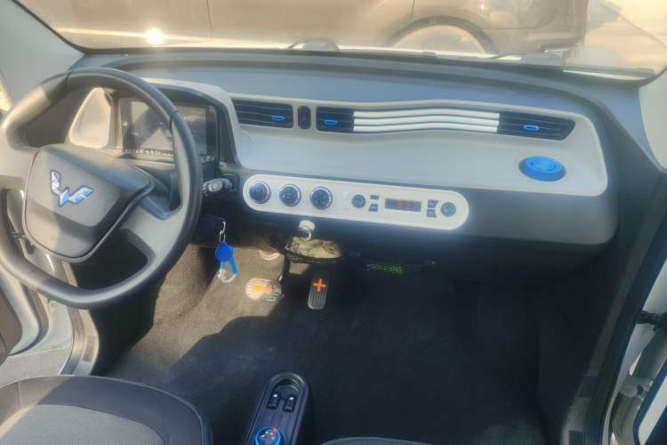 Used Wuling Hongguang MINIEV 2021 Macaron Fashion Edition Lithium-Ion Battery