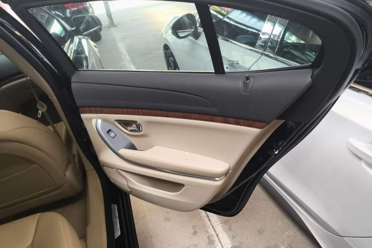 Used Roewe 950 2015 1.8T Luxury Edition
