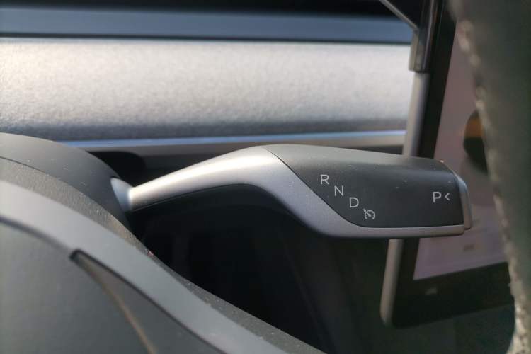 Used Tesla Model Y 2023 Long-Range All-Wheel-Drive Version