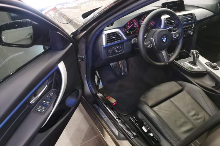 Used BMW 3 Series 2018 320i M Sport Package
