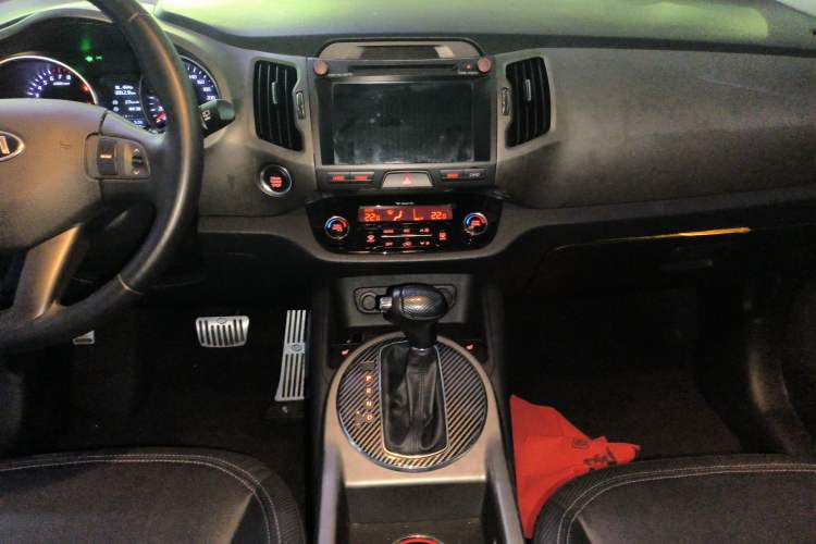 Used Kia Sportage R 2015 2.0L Automatic Two-Wheel Drive DLX Model