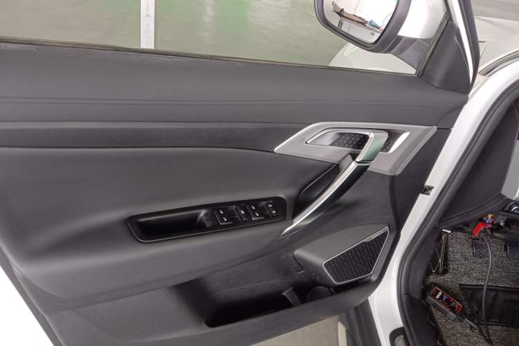 Used Geely Auto Emgrand X7 Sport 2016 2.0L Manual ZhiShang Version