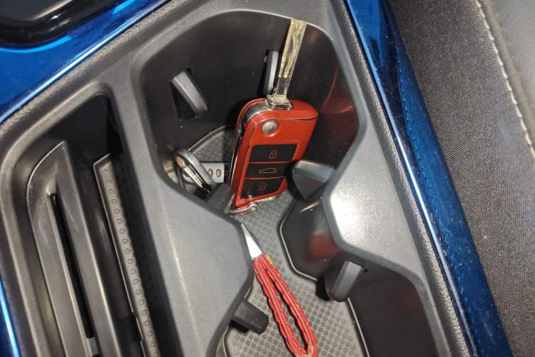 Used Volkswagen Tiguan L 2020 330TSI Automatic Two-Wheel Drive Smart Luxury Edition China VI Standard
