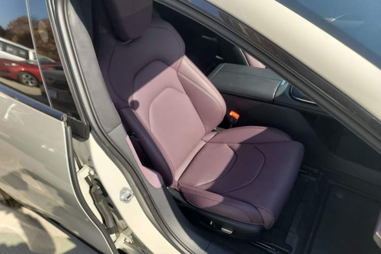 Used  SU7 2024 Four-Wheel Drive Ultra-Long Range Advanced Intelligent Driving Max Edition
