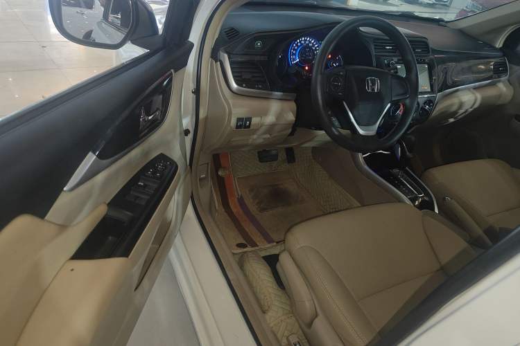 Used Honda Crider 2015 1.8L Automatic Luxury Edition

