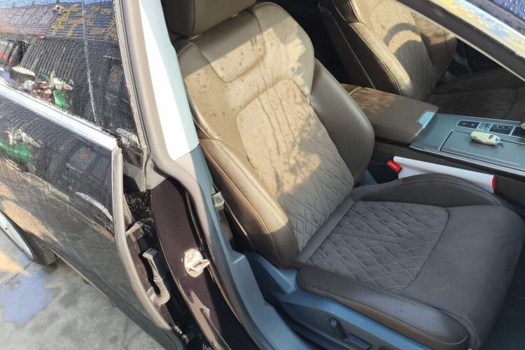 Used Audi A7L 2024 45TFSI quattro S-line Visionary Edition Flow Crystal Package
