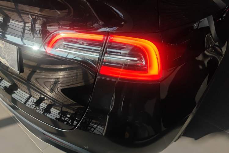 Used Tesla Model Y 2021 Standard Range Rear-Wheel Drive Version
