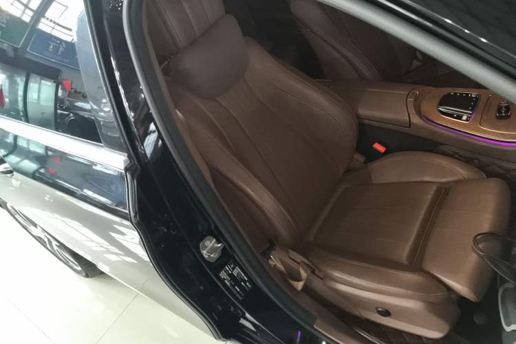 Used Mercedes-Benz E-Class 2019 E 260 L
