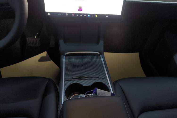 Used Tesla Model Y 2022 Long-Range All-Wheel-Drive Version