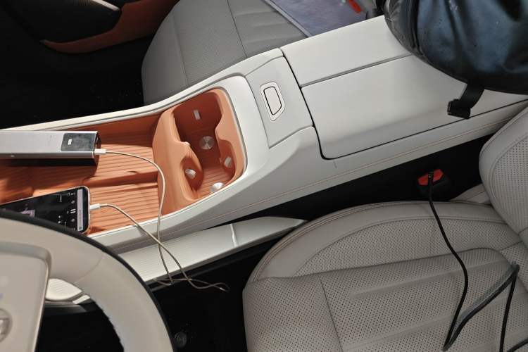 Used ONVO L60 2024 60 kWh Rear-Drive Version
