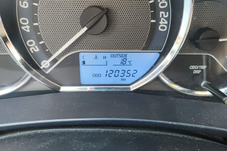 Used Toyota Levin 2014 1.6E Manual New Edition
