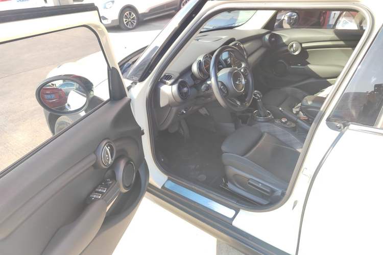 Used  MINI 2016 1.5T COOPER Five-Door Edition