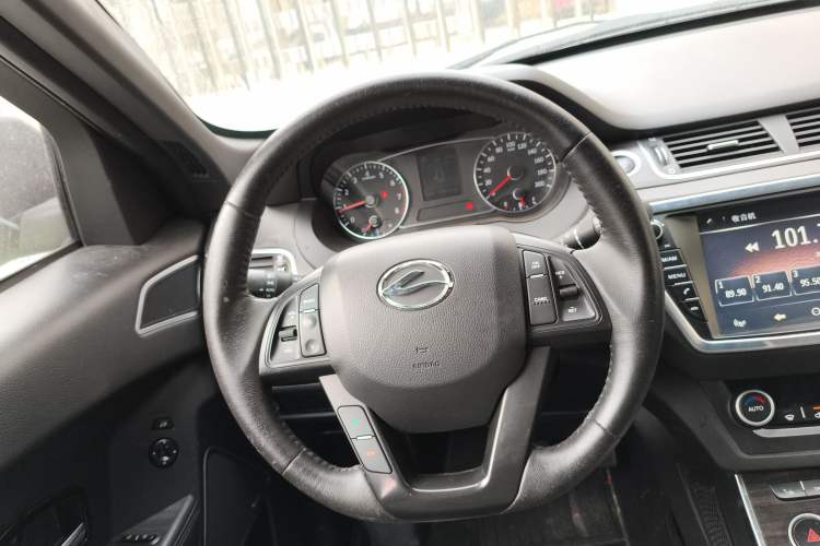 Used Land X7 2015 2.0T Panoramic Prestige Edition
