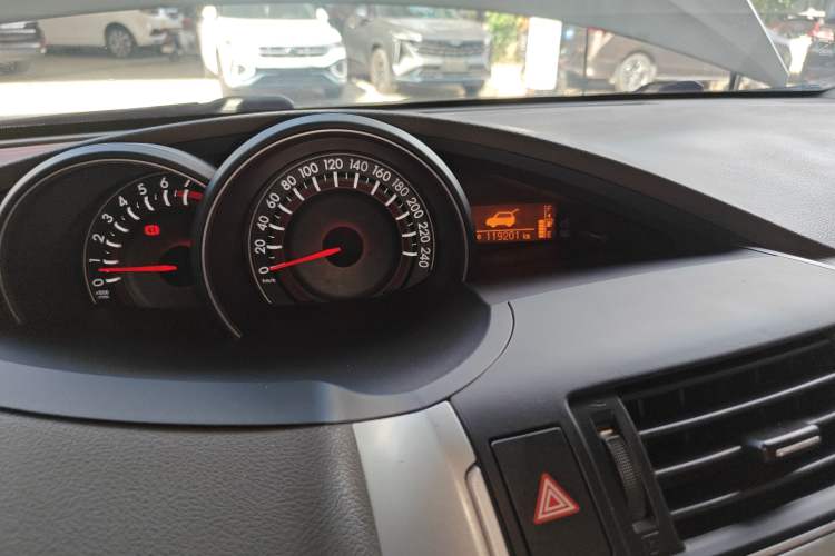 Used Toyota Verso 2014 Starlight 180E CVT Elite Edition
