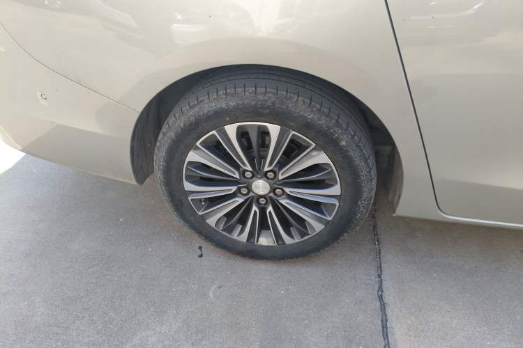 Used Buick GL8 2021 ES Landtrek 653T Luxury Model
