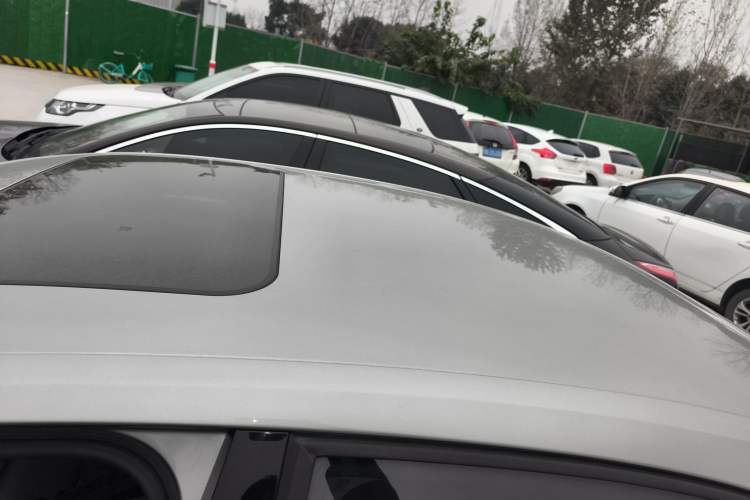 Used Volkswagen Sagitar 2017 230TSI Automatic Comfort Version
