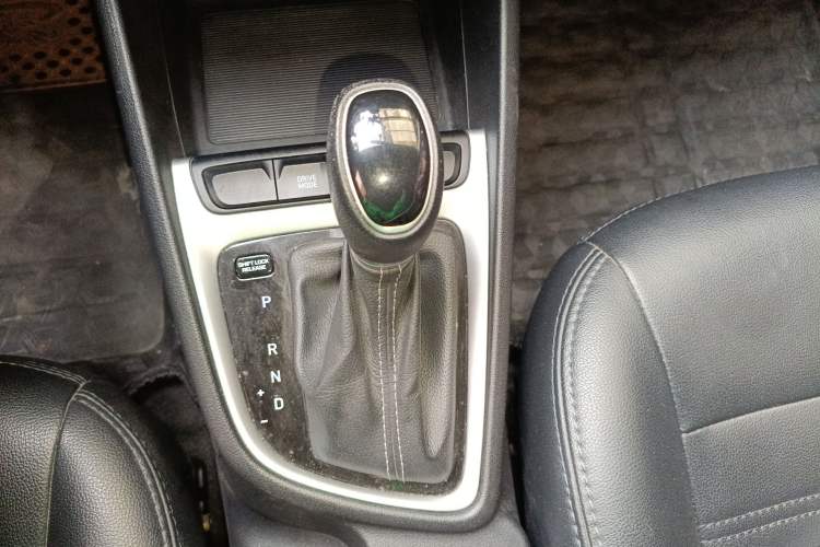 Used Hyundai Celesta 2018 1.6L Automatic GL Enjoyment Version China V Standard