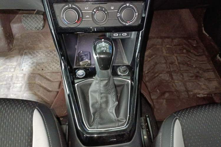 Used Volkswagen Tacqua 2023 200TSI DSG Joy-Connect Edition