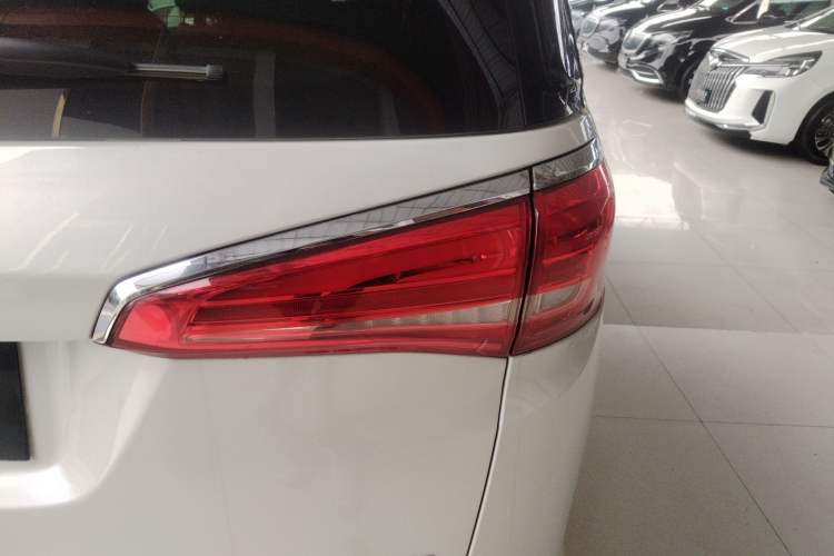 Used Buick GL8 2017 ES 28T Premium Version China V Standard