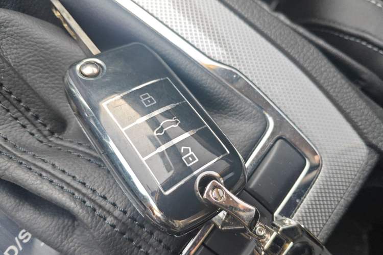 Used Roewe RX5 2020 20T Automatic 4G Connect Excellence Edition
