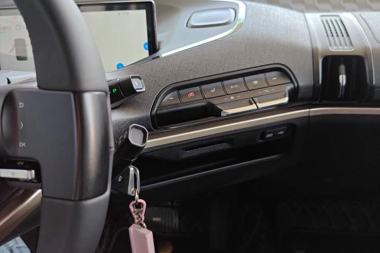 Used Baojun KiWi EV 2021 Artist Model Lithium Iron Phosphate
