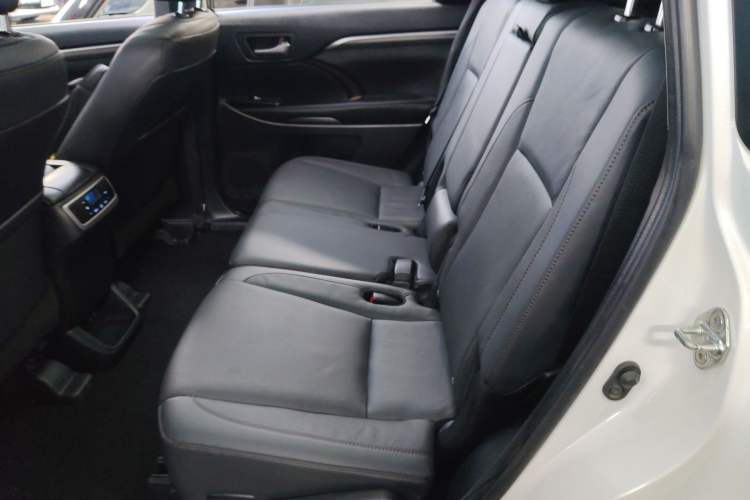 Used Toyota Highlander 2021 2.0T Four-Wheel Drive Prestige Version 7 Seats