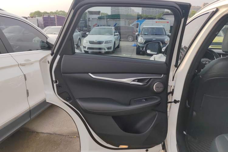 Used Infiniti QX50 2018 2.0T Two-Wheel Drive Fashion Edition
