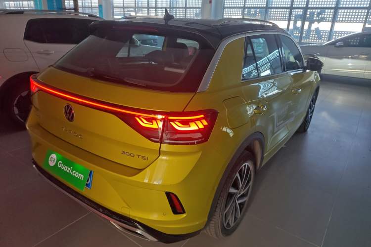 Used Volkswagen T-ROC 2023 300TSI DSG Two-Wheel Drive Starlight Edition
