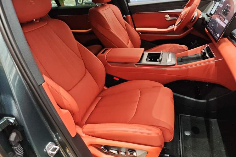 Used BYD Tang L 2025 DM 175KM Drone Player Edition