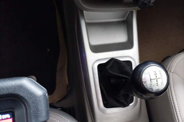 Used Changan Alsvin V3 2015 1.4L Manual Meiruan Model China V Standard
