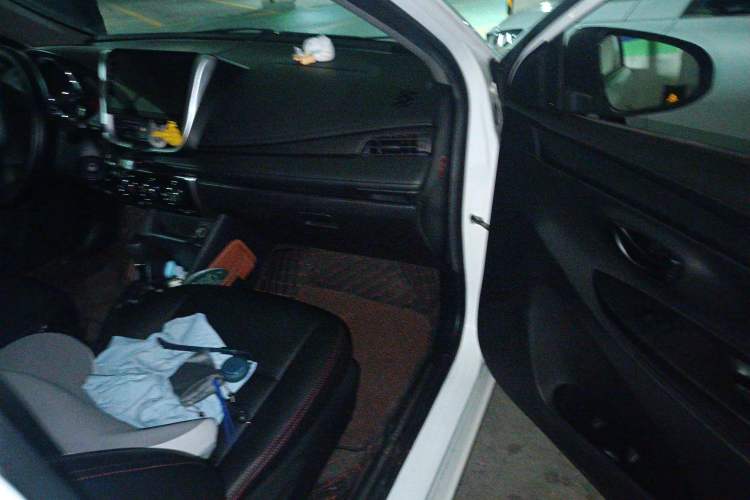 Used Toyota YARiS L 2019 1.5E CVT Dynamic Edition China VI compliant
