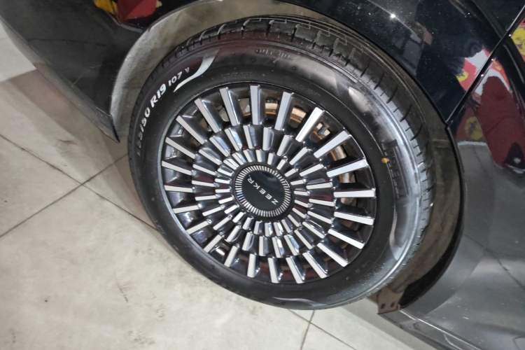 Used Zeekr 009 2024 Six-Seat Executive Version 4WD 108 kWh